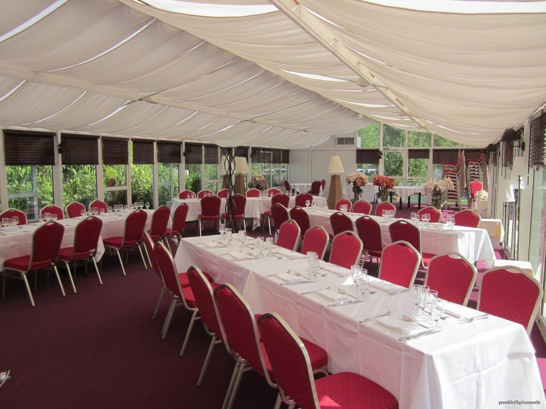 Kyriad Tours - Joué-lés-Tours Restaurant bilde